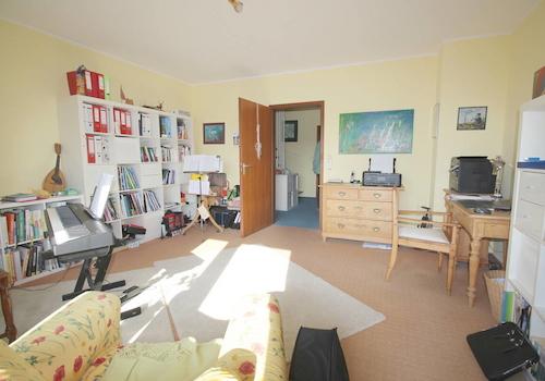 Blick v. Atelierzimmer auf den Flur OG