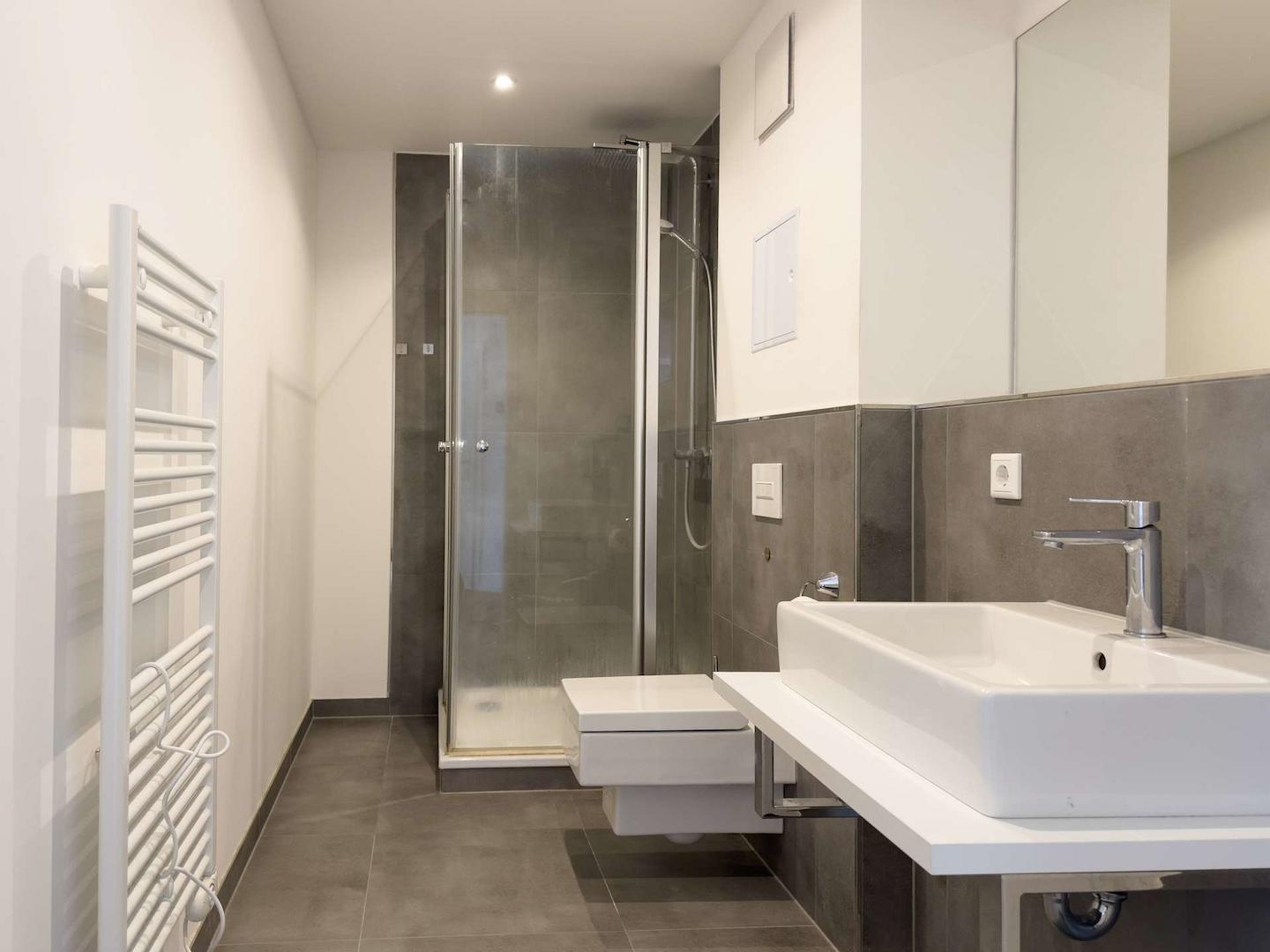 Bad mit ebenerdiger Dusche