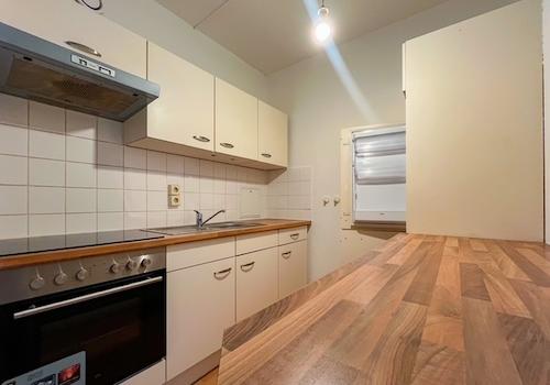 offene Küche mit Einbauküche