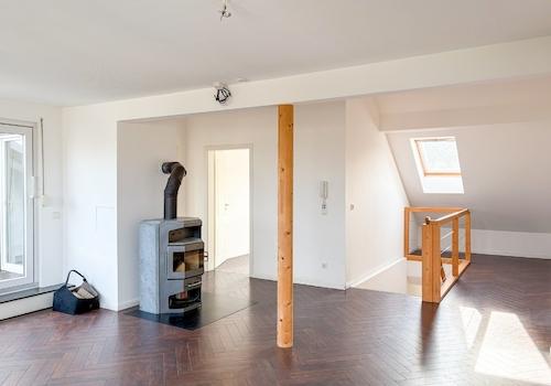 Lichtdurchflutetes Wohnzimmer 