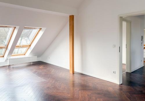 großzügiges Schlafzimmer 