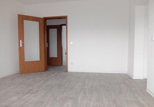 Muster Wohnzimmer_Blick zur Tür