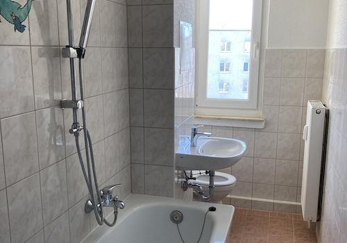 Badezimmer mit Wanne