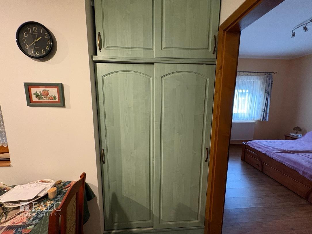Kleiderschrank