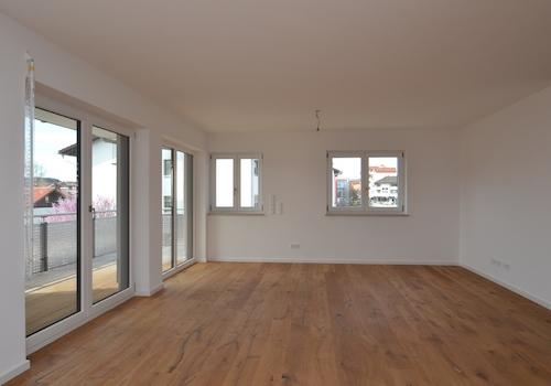 Lichtdurchflutetes Wohn - und Esszimmer