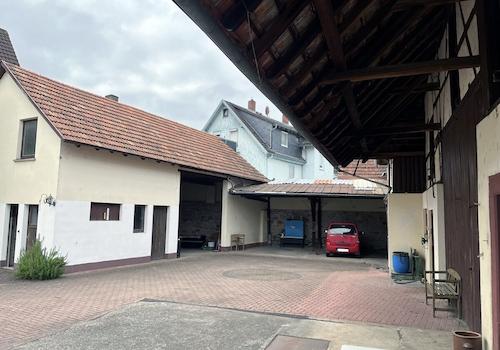 Hof Ansicht Anbau-Garage