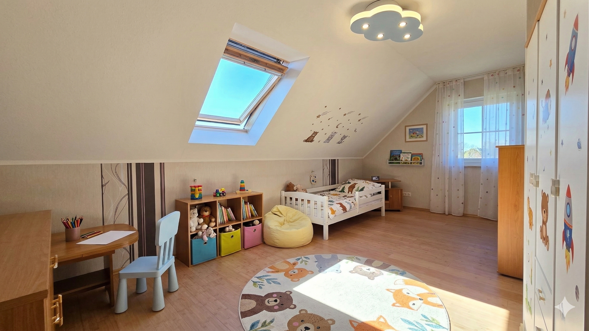 Kinderzimmer (dig. möbliert)