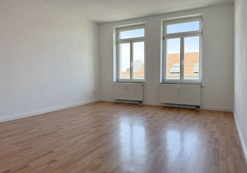 Lichtdurchflutetes Wohnzimmer