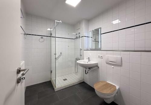 Modernes Badezimmer