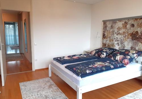 Schlafzimmer Ansicht 2