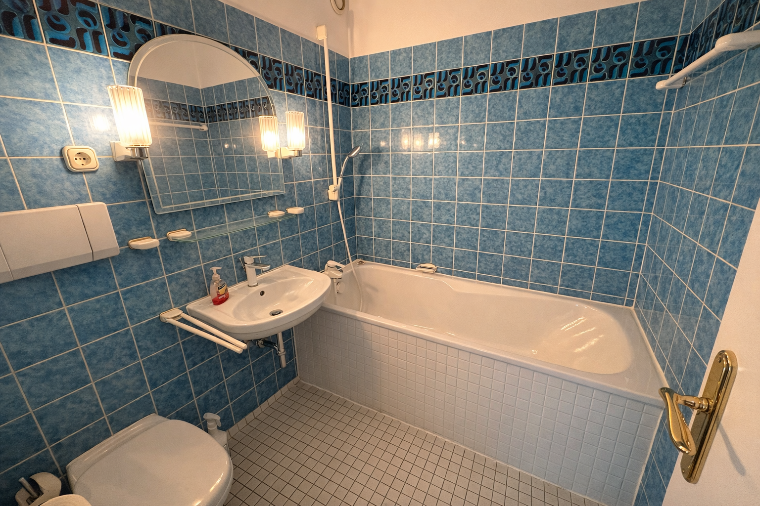 Badezimmer mit Wanne