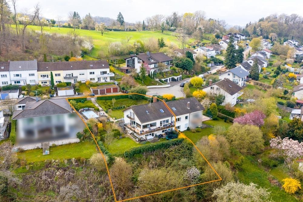 Das Haus mit Grundstück von oben