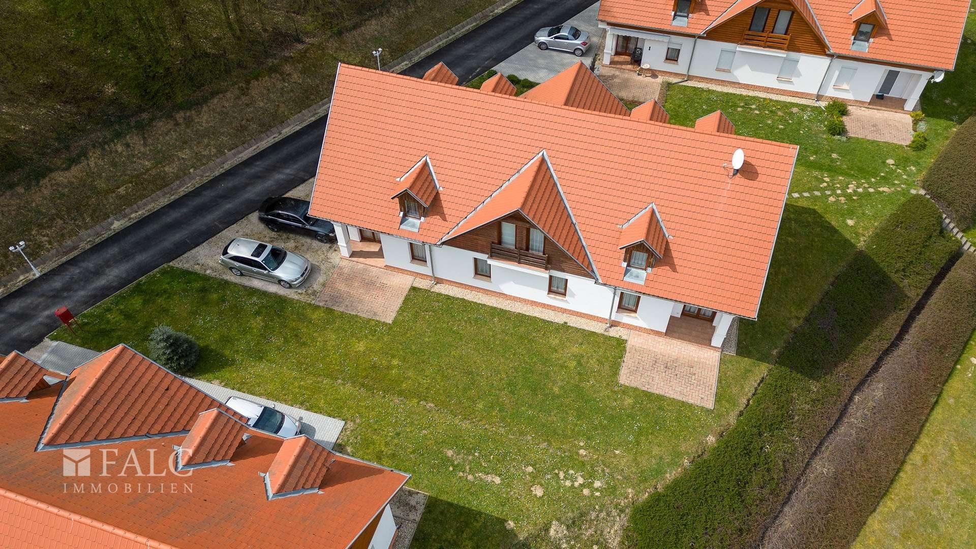 exclusive56098-003hd