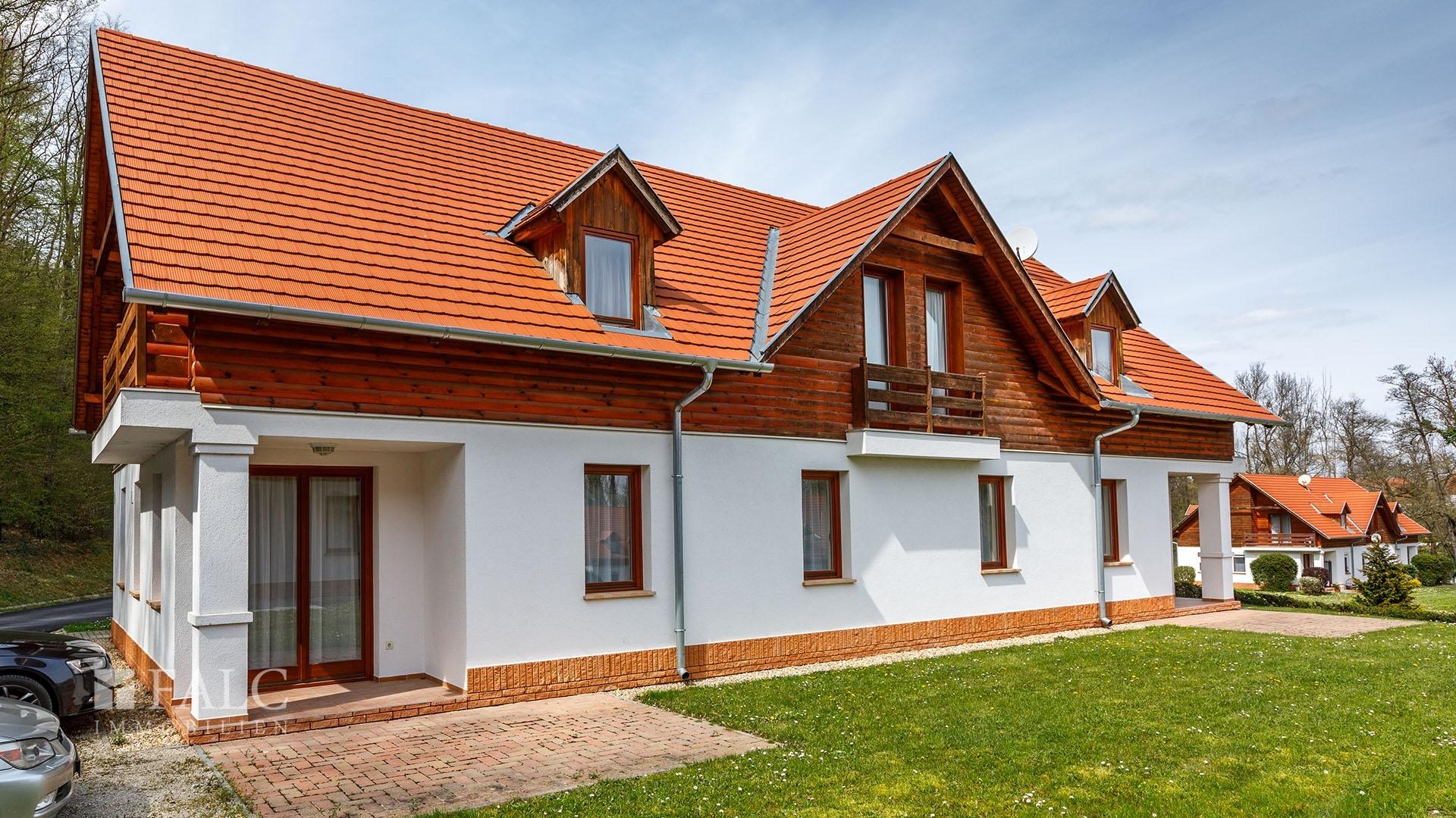 exclusive56098-008hd