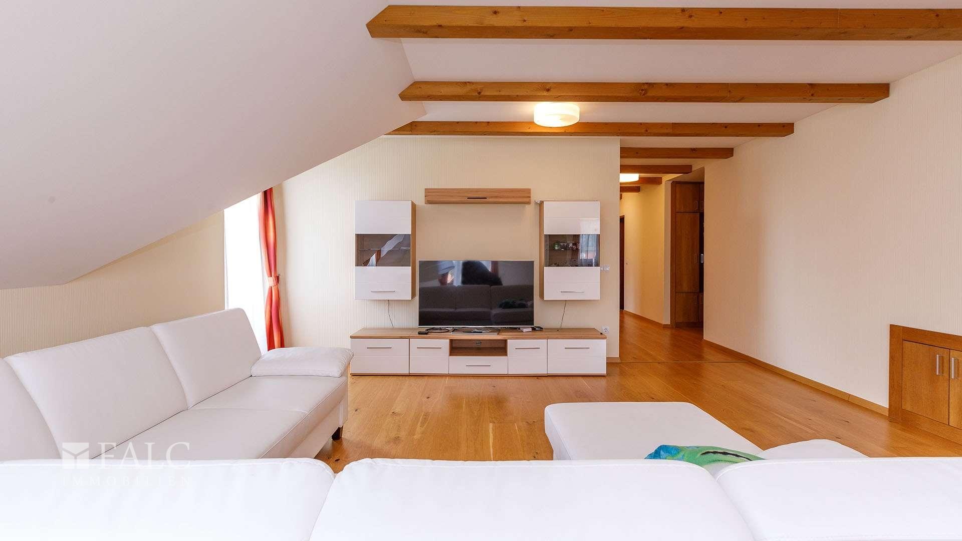 exclusive56098-001hd