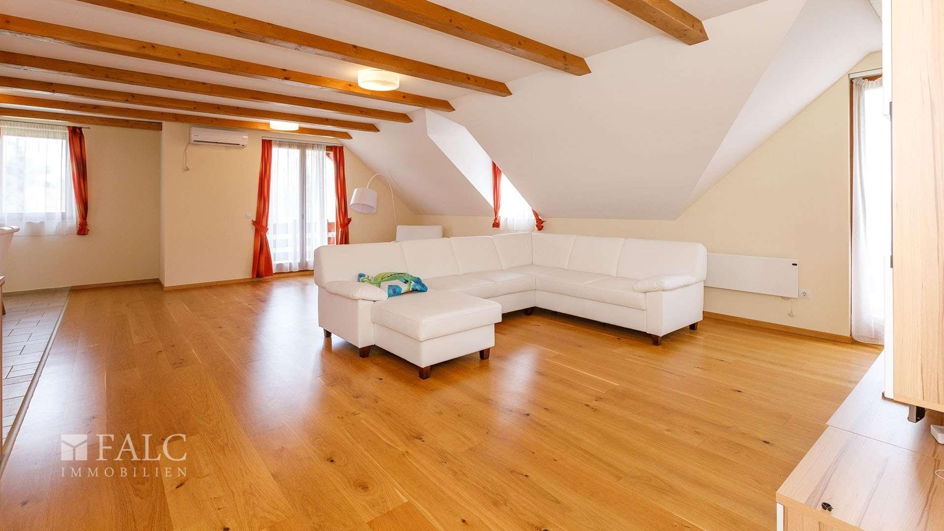 exclusive56098-007hd