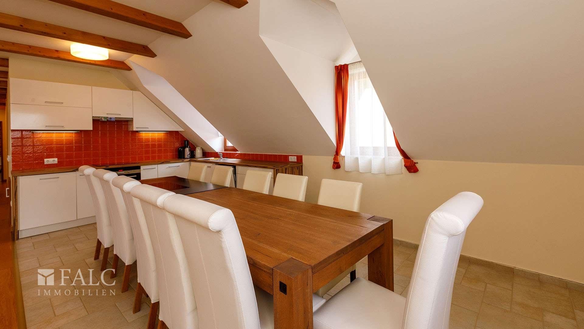 exclusive56098-010hd