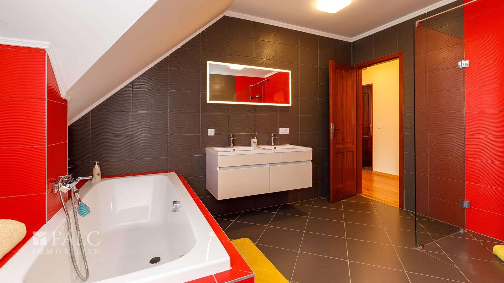 exclusive56098-019hd