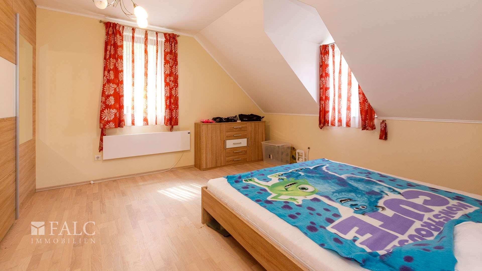 exclusive56098-027hd