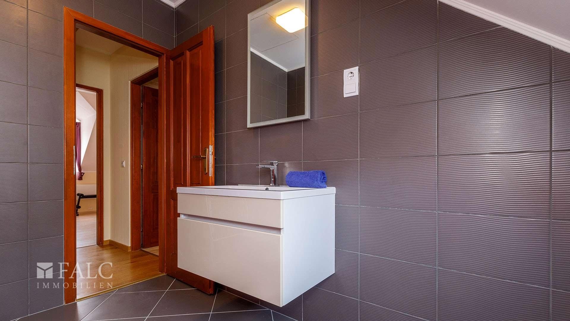 exclusive56098-026hd