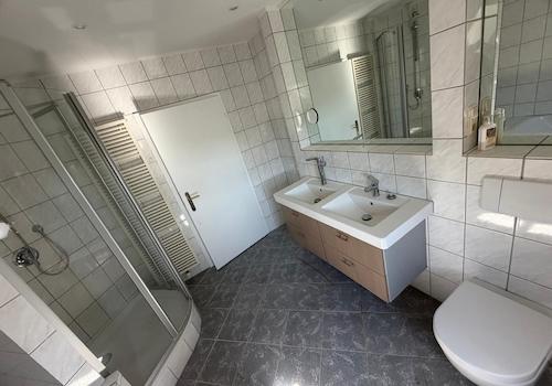 Badezimmer mit Wanne