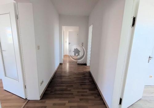 zentraler Flur - Bild 1