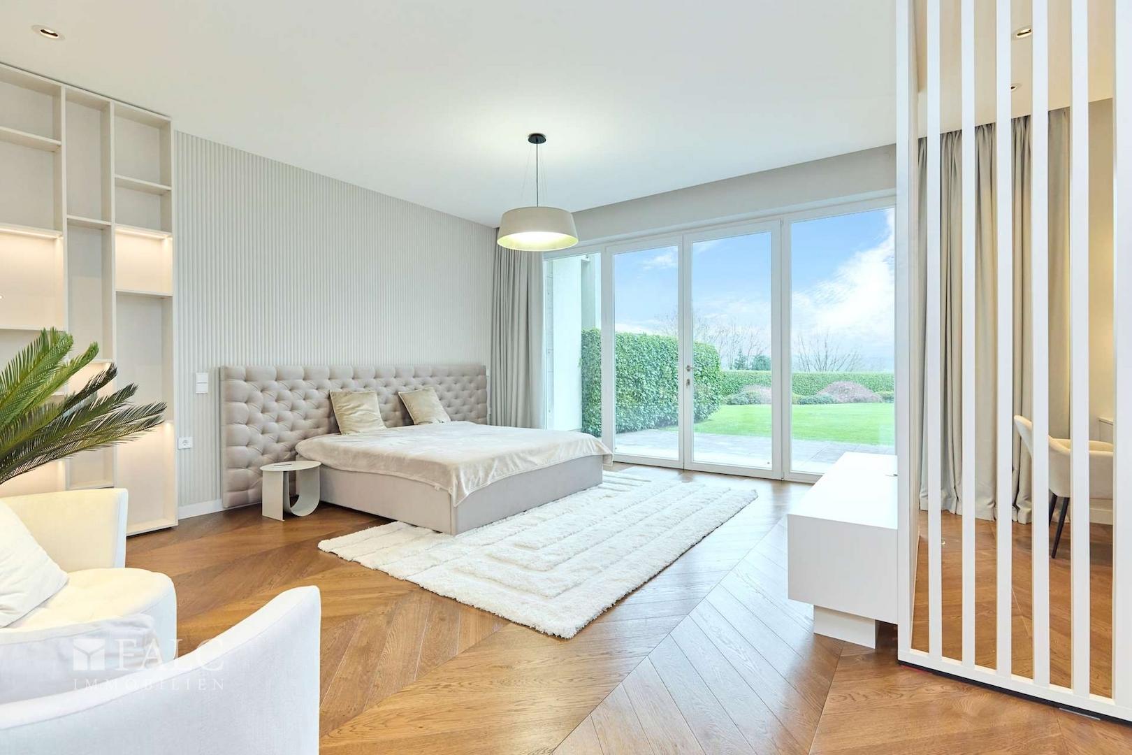 Geräumiges Schlafzimmer