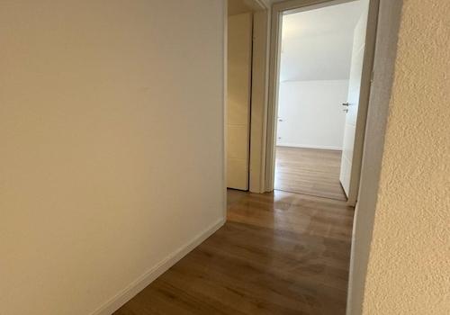 Flur zum Bad u. Schlafzimmer