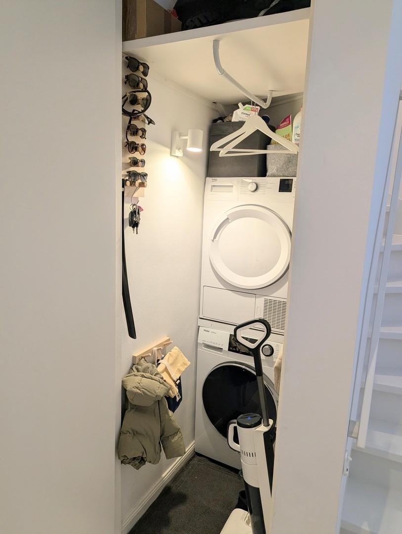 Garderobe mit WM und Trockner