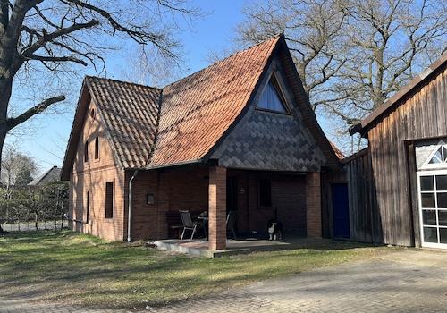 Eingangsbereich und Terrasse