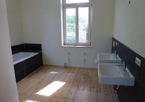 Bad mit Doppelwaschbecken 