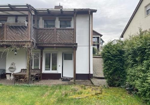 Seite rechts mit Apartement UG