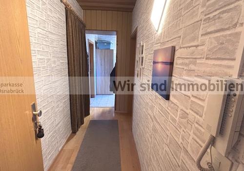 Vorderhaus 1. OG Wohnung recht