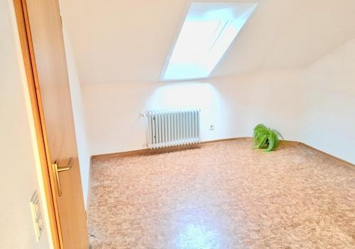 Helles Arbeitszimmer