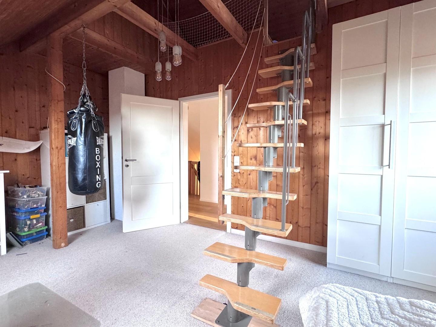 2. Schlafzimmer OG mit Empore