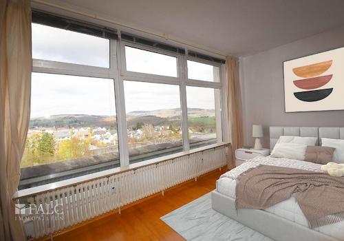 Schlafzimmer Aussicht (virtuell möbliert)