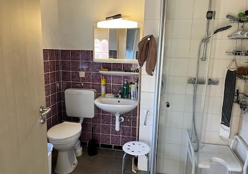 Badezimmer EG
