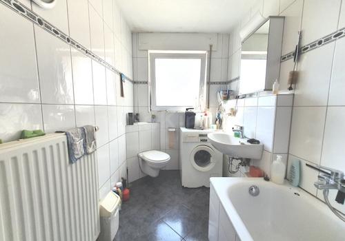 BADEZIMMER ERDGESCHOSS