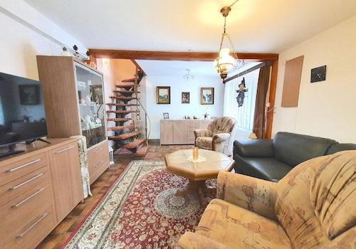 WOHNZIMMER 2 / SCHLAFZIMMER