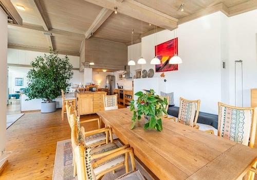 Wohn-Loft mit Sichtdachstuhl