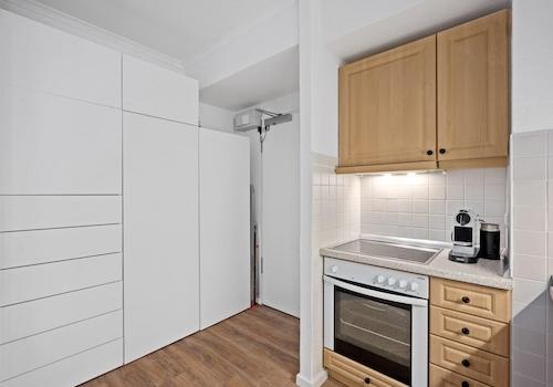 Voll ausgestattete Küche