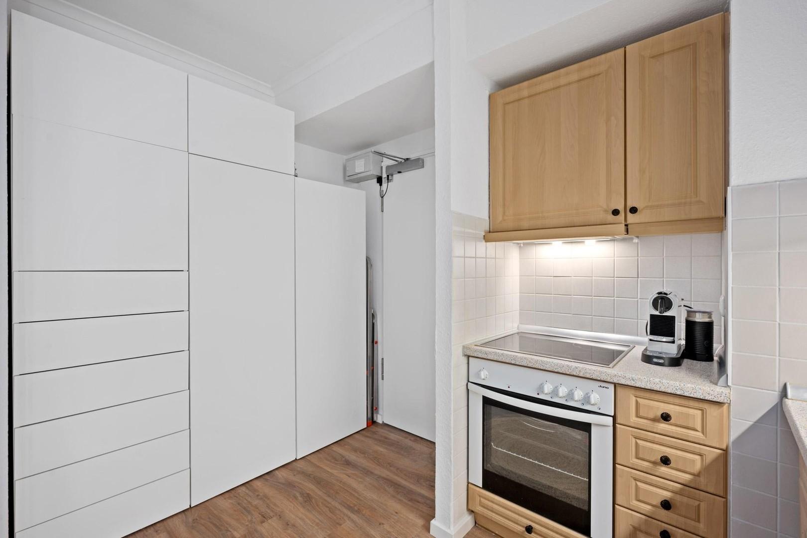 Voll ausgestattete Küche