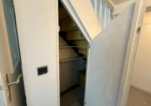 Stauraum unter der Treppe
