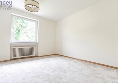 Elternschlafzimmer EG  