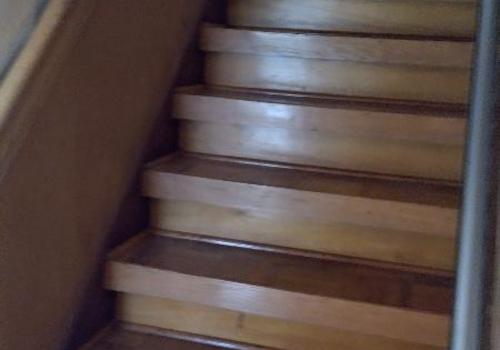 Treppe zum Obergeschoss