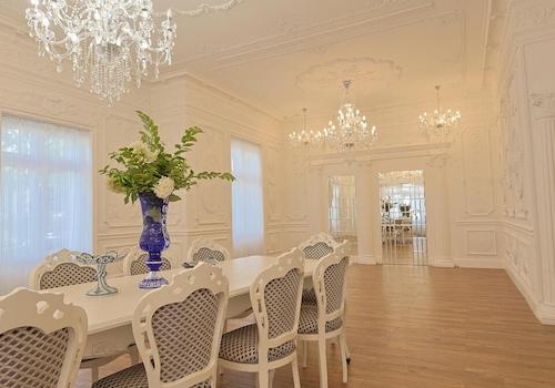 Blick Richtung Übergang zum Zweitsaal 