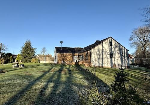 Ansicht Wohnhaus und Garten