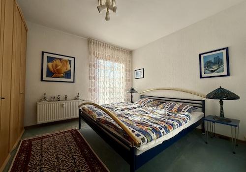 Wohnung 2: Schlafzimmer