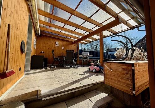 Überdachte Terrasse