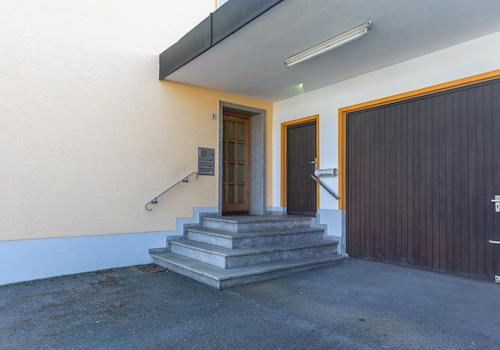 Großzügiges Zweifamilienhaus mit Ausbaureserve auf sonnigem Traumgrundstück in Großaitingen